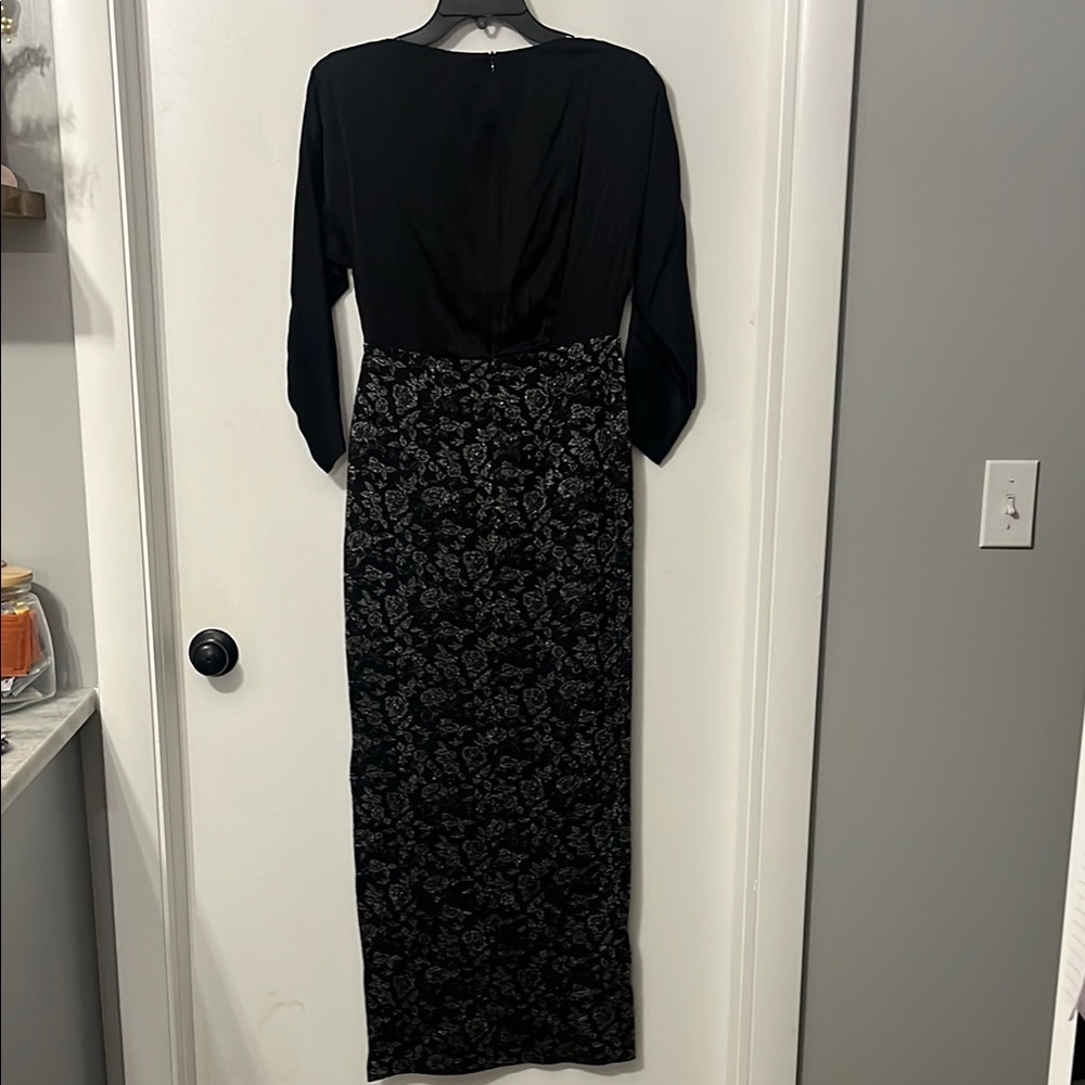 St. John Silver and Black V-neck 3/4 Sleeve Silk Dress with Side Slit NWT 2 - Picture 3 of 9